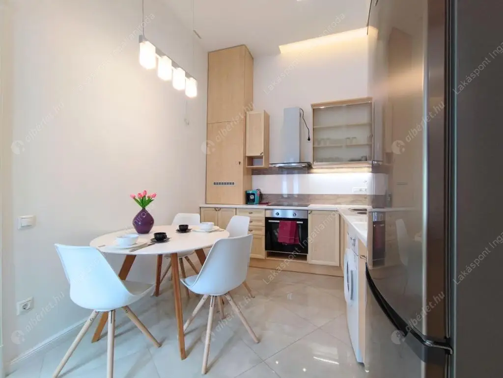 Kiadó albérlet 379000 Ft/hó áron: Budapest, V. kerület  Kecskeméti utca. Mérete: 66 nm, 2 szobás | Alberlet.hu - 6557094