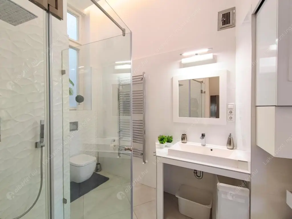 Kiadó albérlet 379000 Ft/hó áron: Budapest, V. kerület  Kecskeméti utca. Mérete: 66 nm, 2 szobás | Alberlet.hu - 6557099