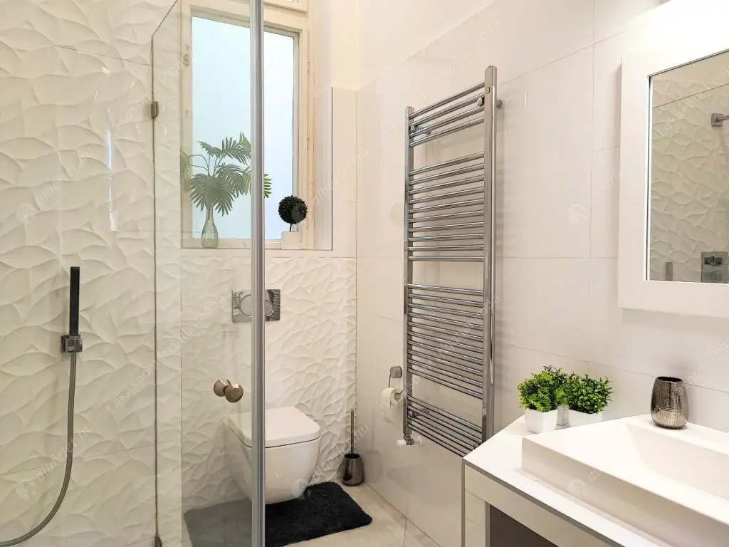 Kiadó albérlet 379000 Ft/hó áron: Budapest, V. kerület  Kecskeméti utca. Mérete: 66 nm, 2 szobás | Alberlet.hu - 6557100