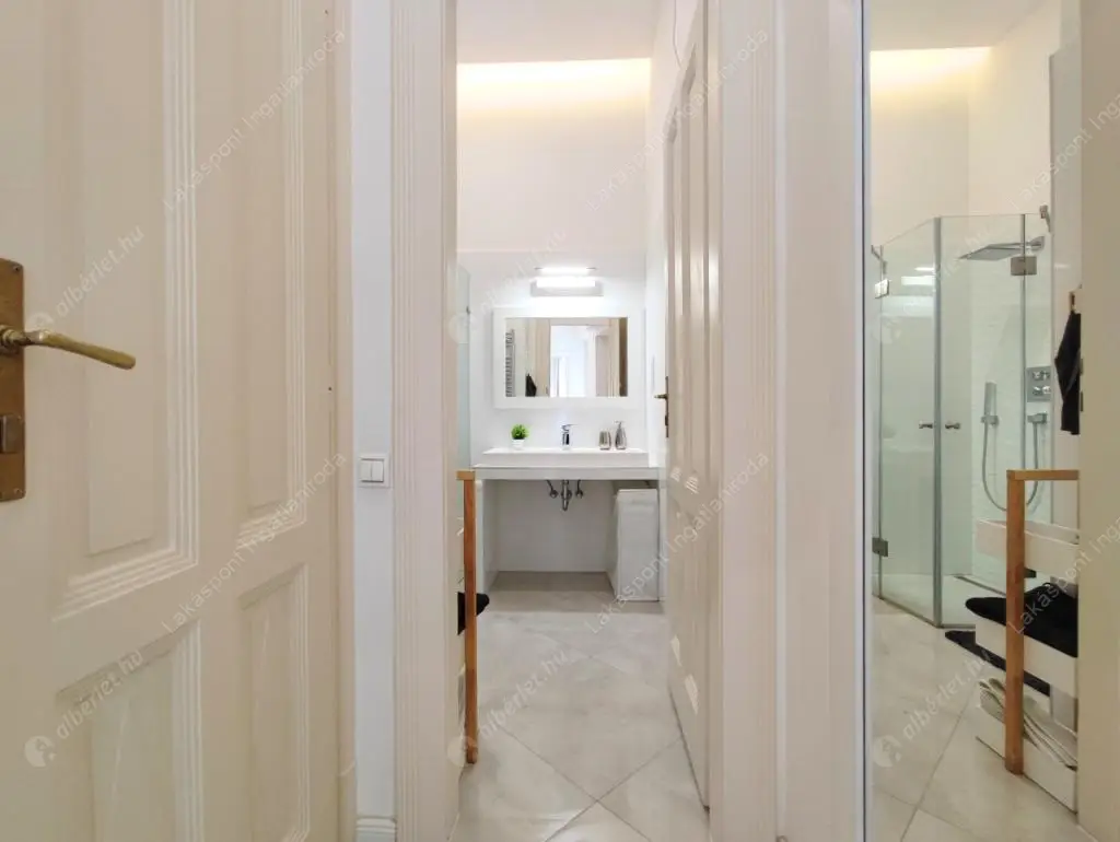 Kiadó albérlet 379000 Ft/hó áron: Budapest, V. kerület  Kecskeméti utca. Mérete: 66 nm, 2 szobás | Alberlet.hu - 6557102