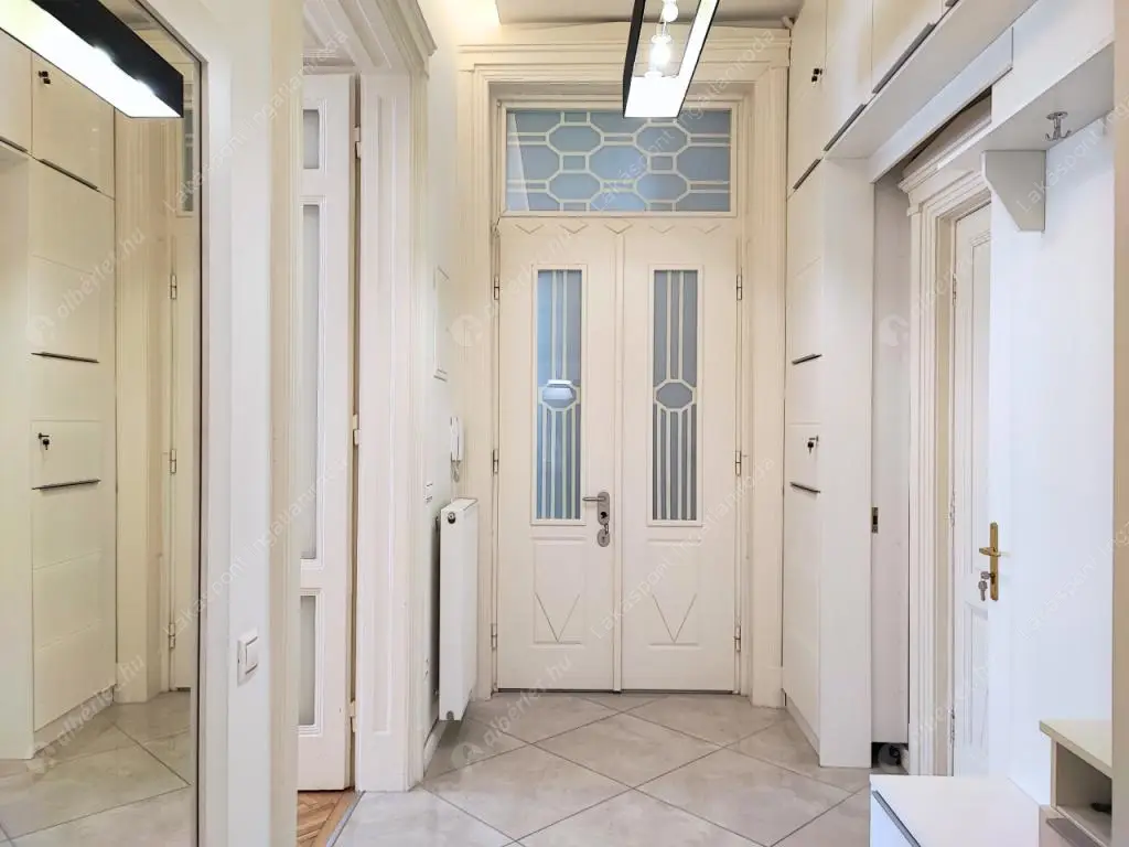 Kiadó albérlet 379000 Ft/hó áron: Budapest, V. kerület  Kecskeméti utca. Mérete: 66 nm, 2 szobás | Alberlet.hu - 6557103