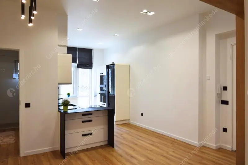 Kiadó albérlet 763000 Ft/hó áron: Budapest, V. kerület  Kecskeméti utca. Mérete: 90 nm, 2 szobás | Alberlet.hu - 6529782