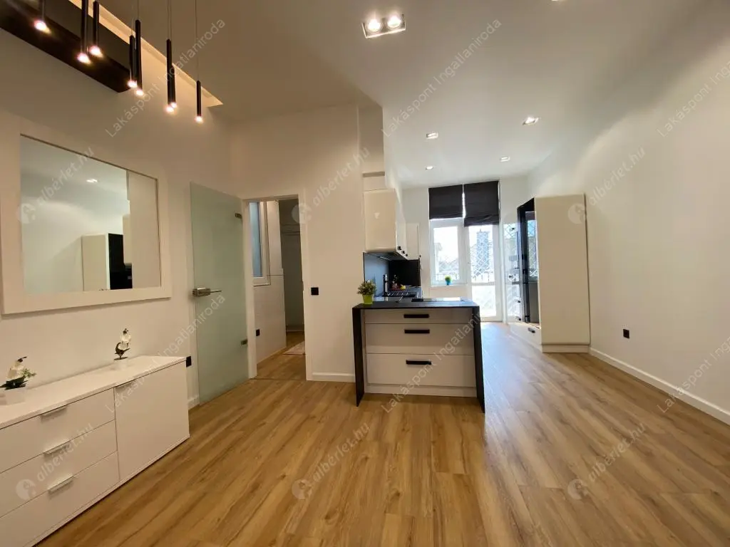 Kiadó albérlet 763000 Ft/hó áron: Budapest, V. kerület  Kecskeméti utca. Mérete: 90 nm, 2 szobás | Alberlet.hu - 6529784