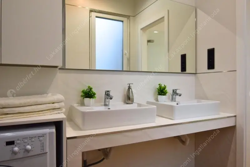 Kiadó albérlet 763000 Ft/hó áron: Budapest, V. kerület  Kecskeméti utca. Mérete: 90 nm, 2 szobás | Alberlet.hu - 6529797