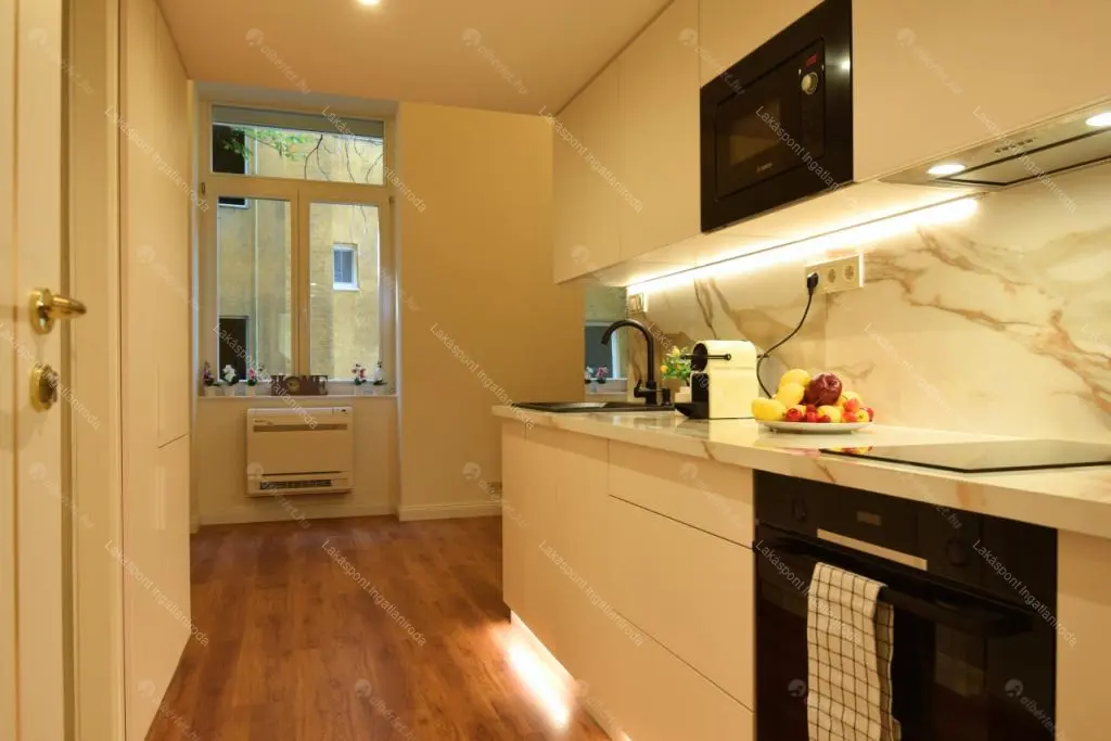 Kiadó albérlet 237000 Ft/hó áron: Budapest, V. kerület  Királyi Pál utca. Mérete: 20 nm, 1 szobás | Alberlet.hu - 6702343