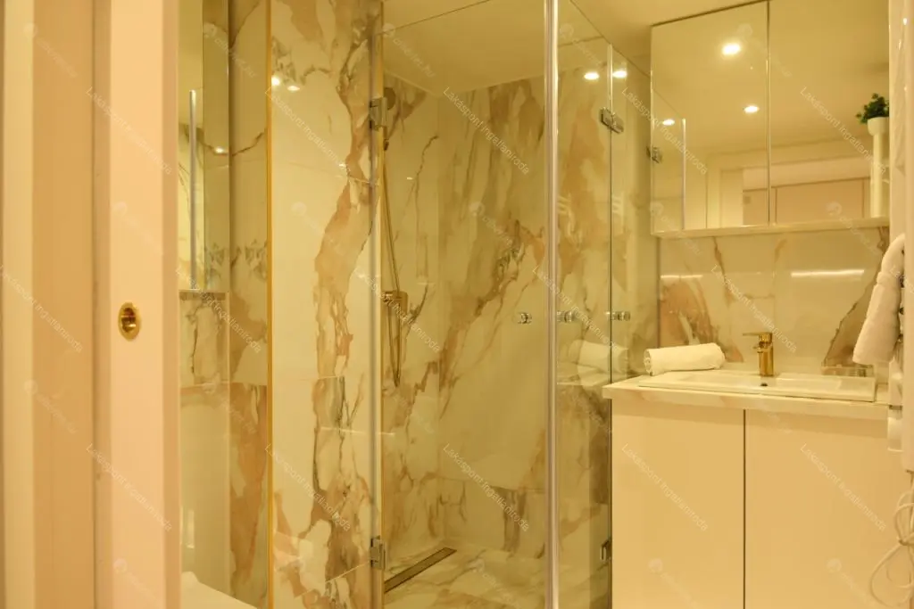 Kiadó albérlet 237000 Ft/hó áron: Budapest, V. kerület  Királyi Pál utca. Mérete: 20 nm, 1 szobás | Alberlet.hu - 6702344