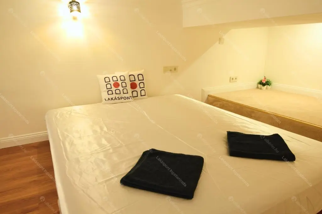 Kiadó albérlet 237000 Ft/hó áron: Budapest, V. kerület  Királyi Pál utca. Mérete: 20 nm, 1 szobás | Alberlet.hu - 6702351