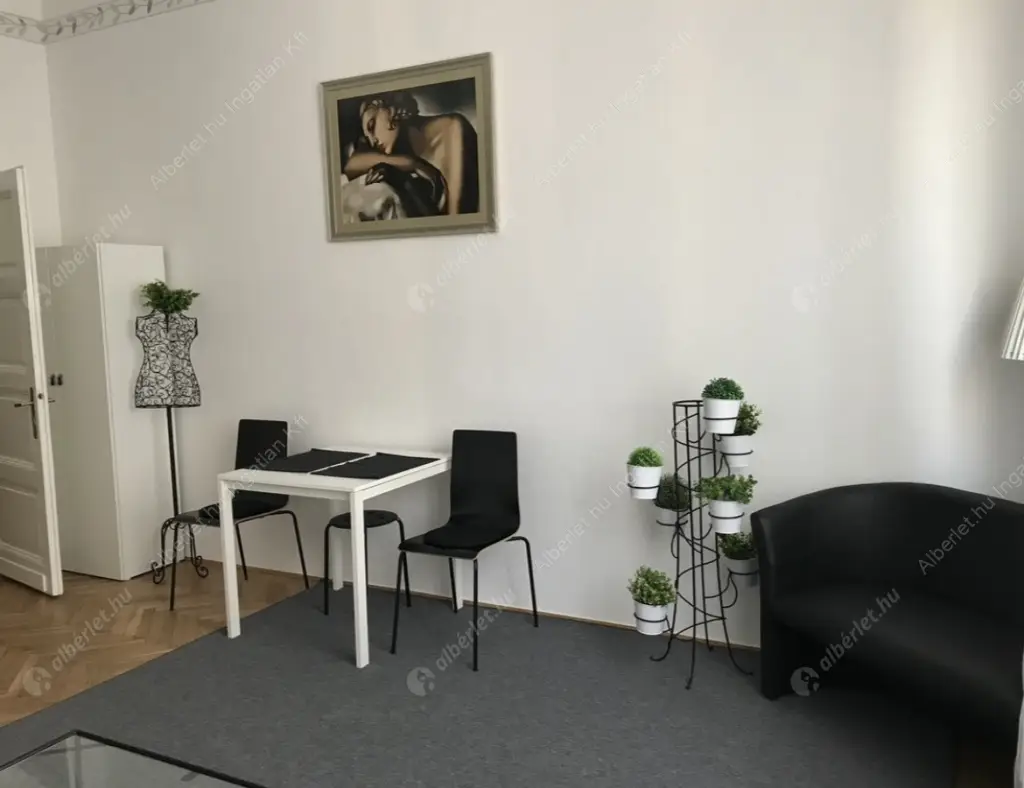 Kiadó albérlet 240000 Ft/hó áron: Budapest, V. kerület  Királyi Pál utca. Mérete: 36 nm, 1 szobás | Alberlet.hu - 6590587