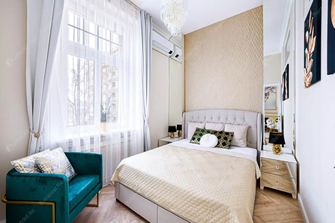 Kiadó albérlet 1143000 Ft/hó áron: Budapest, V. kerület  Kossuth Lajos tér. Mérete: 75 nm, 3 szobás | Alberlet.hu - 5782290