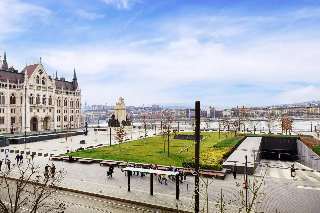 Kiadó albérlet 1143000 Ft/hó áron: Budapest, V. kerület  Kossuth Lajos tér. Mérete: 75 nm, 3 szobás | Alberlet.hu - 5782297