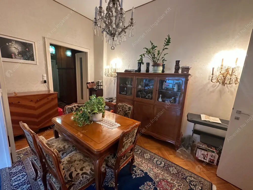 Kiadó albérlet 535000 Ft/hó áron: Budapest, V. kerület  Kossuth Lajos tér. Mérete: 92 nm, 3 szobás | Alberlet.hu - 6518716