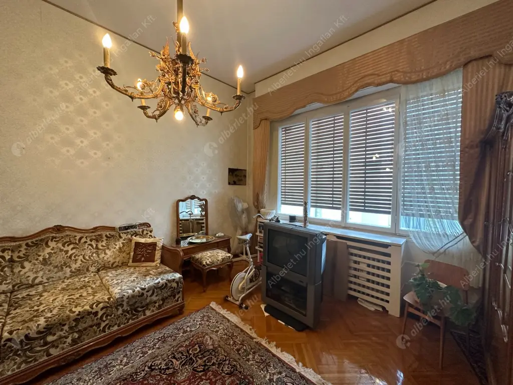 Kiadó albérlet 535000 Ft/hó áron: Budapest, V. kerület  Kossuth Lajos tér. Mérete: 92 nm, 3 szobás | Alberlet.hu - 6518723