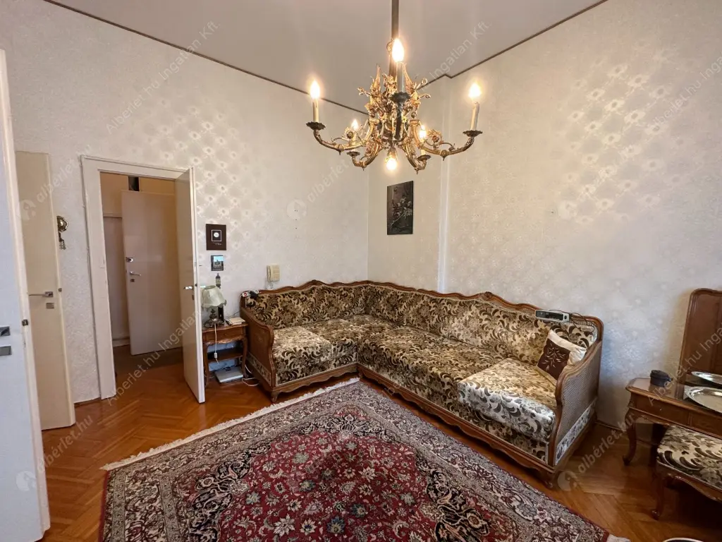 Kiadó albérlet 535000 Ft/hó áron: Budapest, V. kerület  Kossuth Lajos tér. Mérete: 92 nm, 3 szobás | Alberlet.hu - 6518724