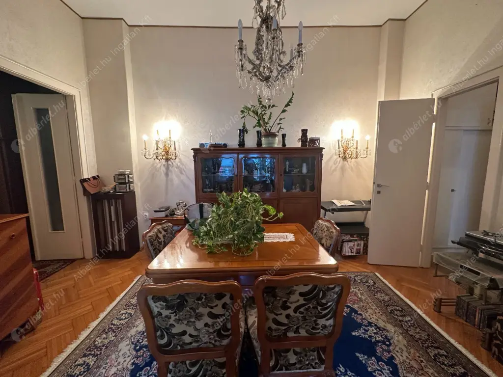 Kiadó albérlet 535000 Ft/hó áron: Budapest, V. kerület  Kossuth Lajos tér. Mérete: 92 nm, 3 szobás | Alberlet.hu - 6518725