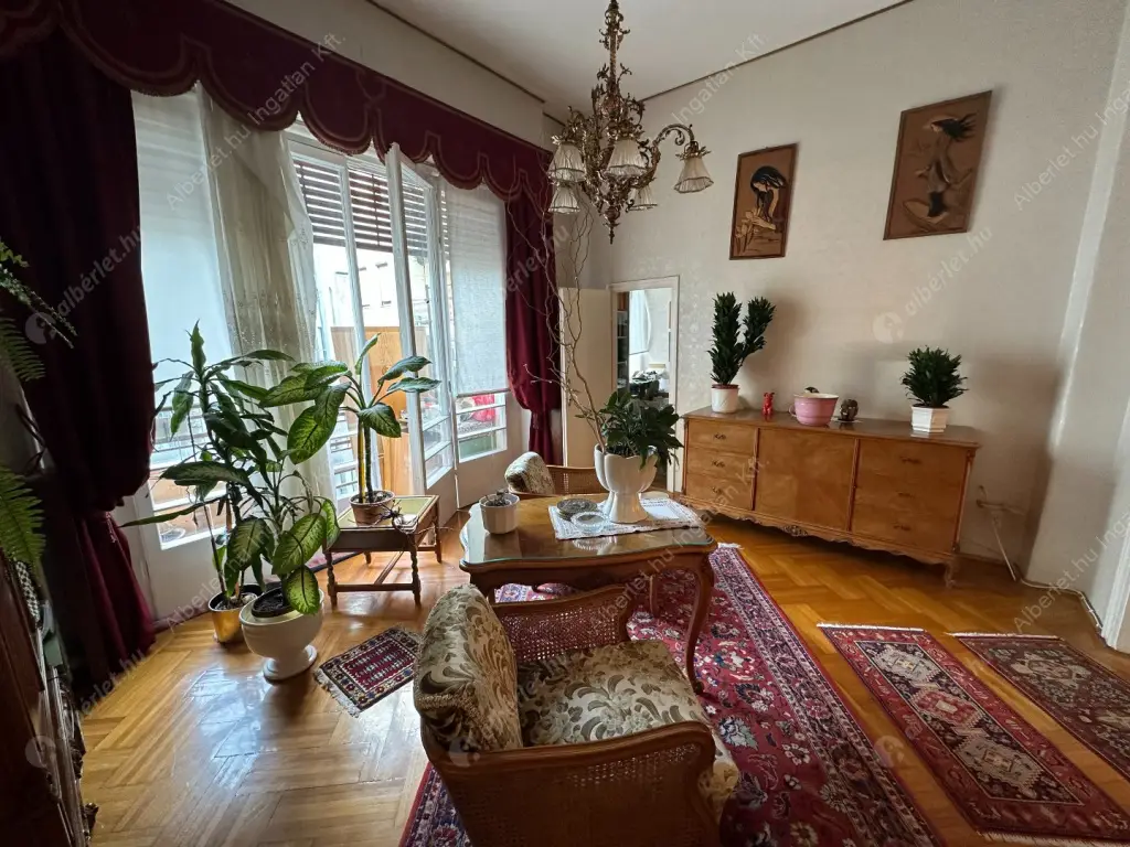 Kiadó albérlet 535000 Ft/hó áron: Budapest, V. kerület  Kossuth Lajos tér. Mérete: 92 nm, 3 szobás | Alberlet.hu - 6518729