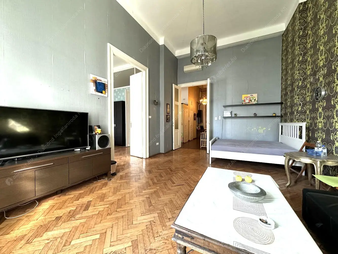 Kiadó albérlet 349000 Ft/hó áron: Budapest, V. kerület  Kossuth Lajos utca. Mérete: 100 nm, 3 szobás | Alberlet.hu - 6350958