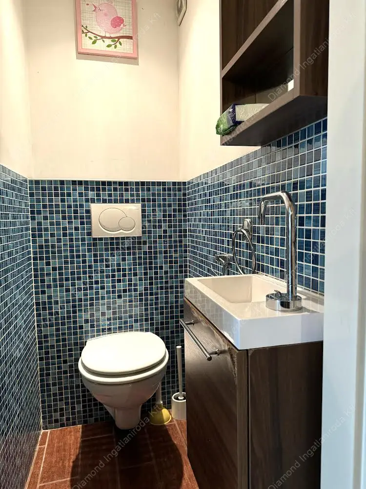 Kiadó albérlet 349000 Ft/hó áron: Budapest, V. kerület  Kossuth Lajos utca. Mérete: 100 nm, 3 szobás | Alberlet.hu - 6350964