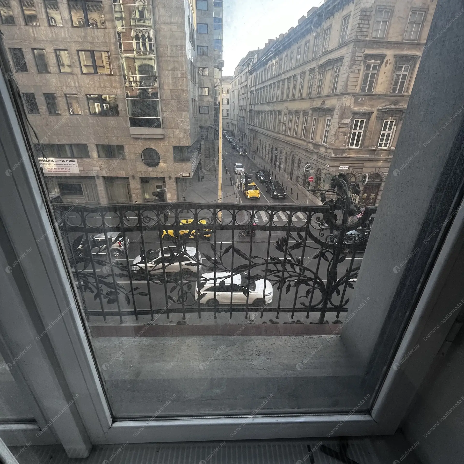 Kiadó albérlet 349000 Ft/hó áron: Budapest, V. kerület  Kossuth Lajos utca. Mérete: 100 nm, 3 szobás | Alberlet.hu - 6367348