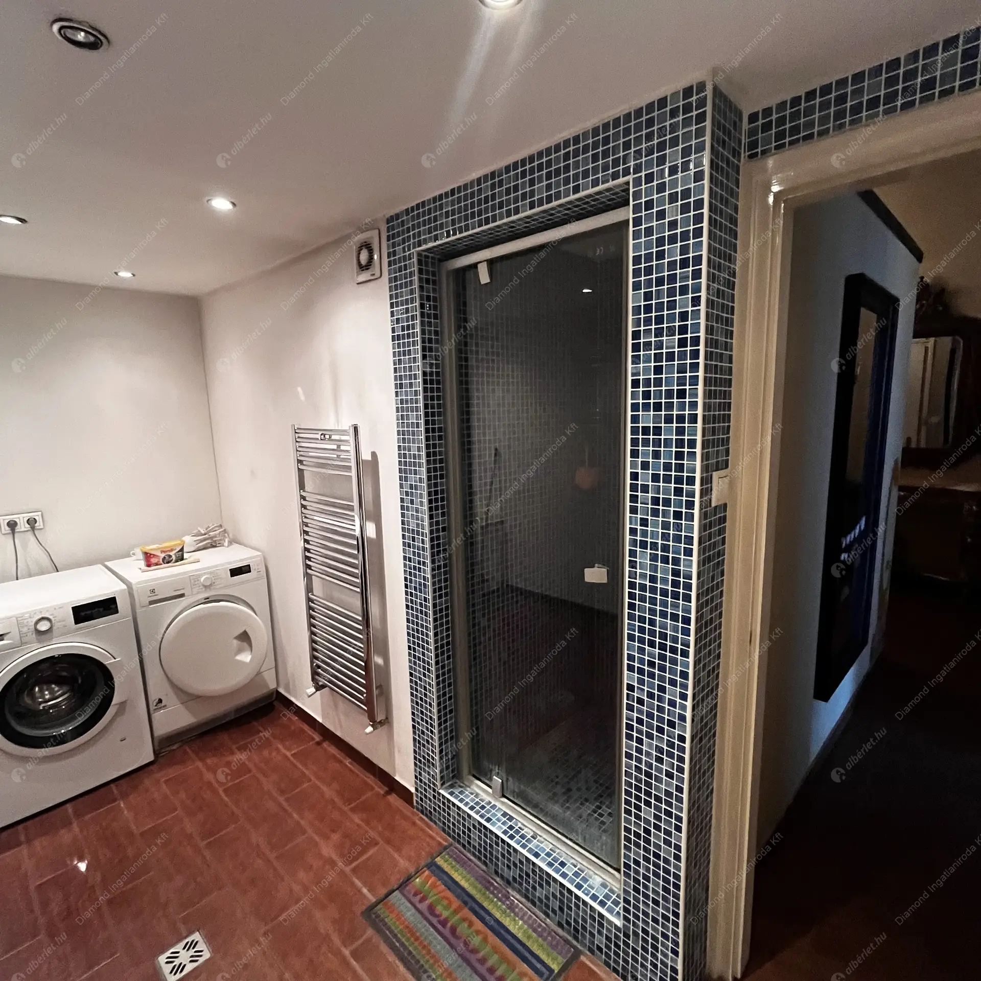 Kiadó albérlet 349000 Ft/hó áron: Budapest, V. kerület  Kossuth Lajos utca. Mérete: 100 nm, 3 szobás | Alberlet.hu - 6367355