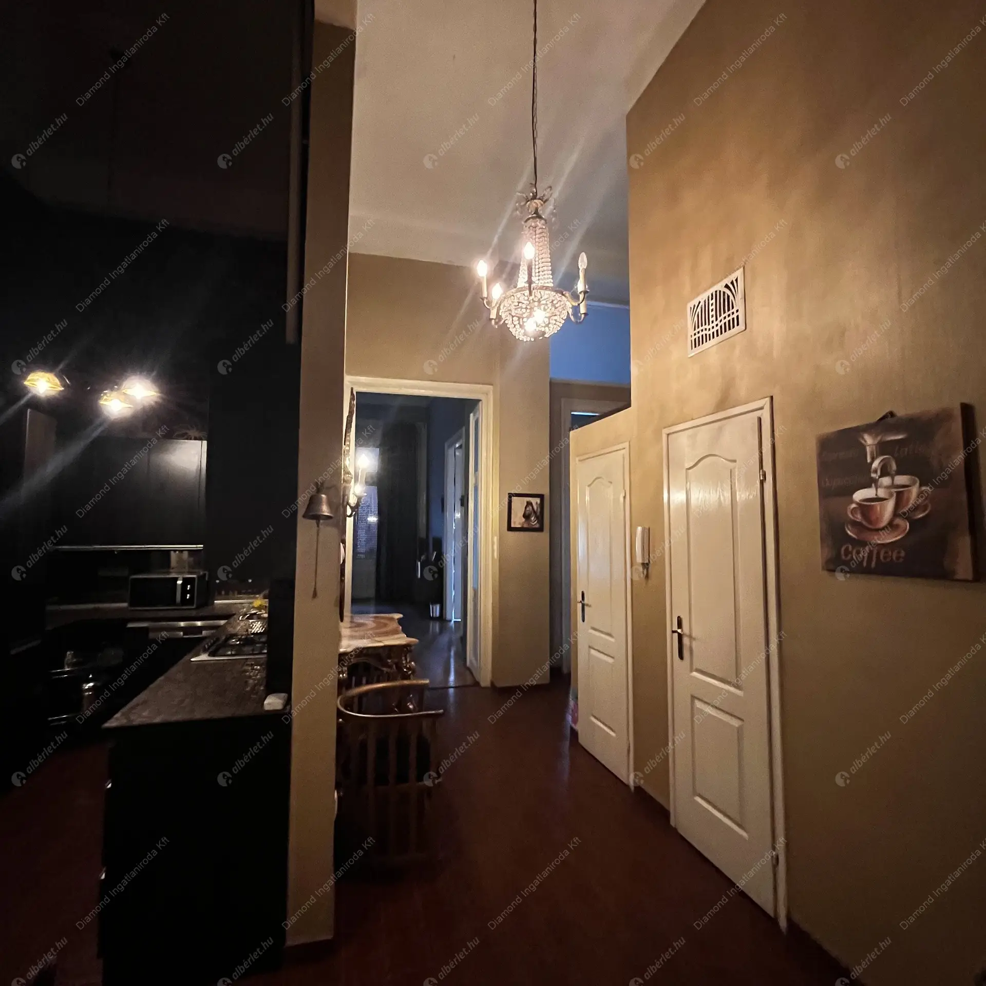 Kiadó albérlet 349000 Ft/hó áron: Budapest, V. kerület  Kossuth Lajos utca. Mérete: 100 nm, 3 szobás | Alberlet.hu - 6367360