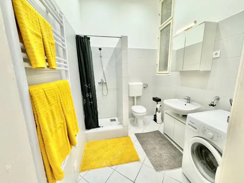 Kiadó albérlet 250000 Ft/hó áron: Budapest, V. kerület  Kossuth Lajos utca. Mérete: 35 nm, 2 szobás | Alberlet.hu - 6618547