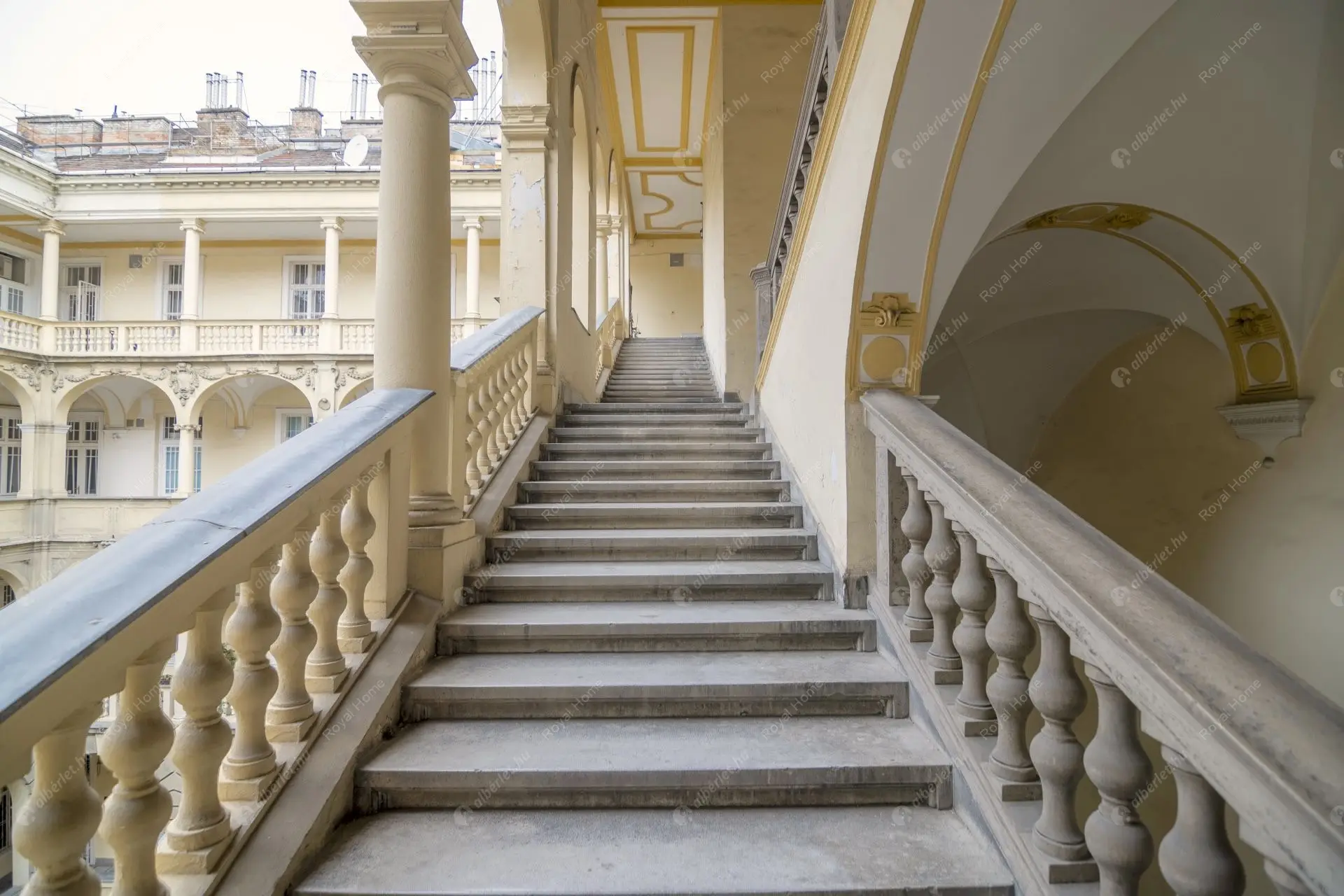 Kiadó albérlet 250000 Ft/hó áron: Budapest, V. kerület  Kossuth Lajos utca. Mérete: 35 nm, 2 szobás | Alberlet.hu - 6618548