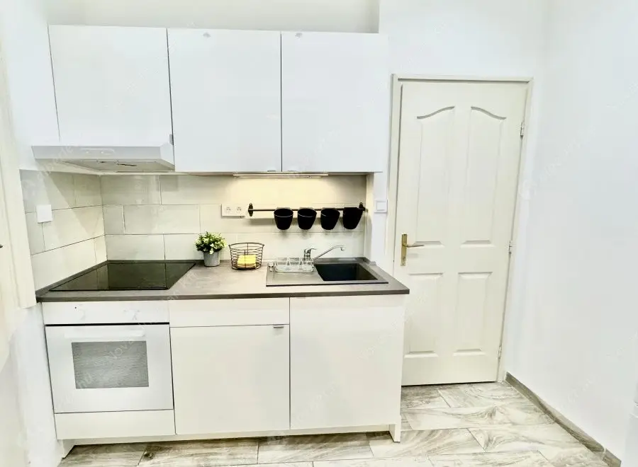 Kiadó albérlet 250000 Ft/hó áron: Budapest, V. kerület  Kossuth Lajos utca. Mérete: 35 nm, 2 szobás | Alberlet.hu - 6628390