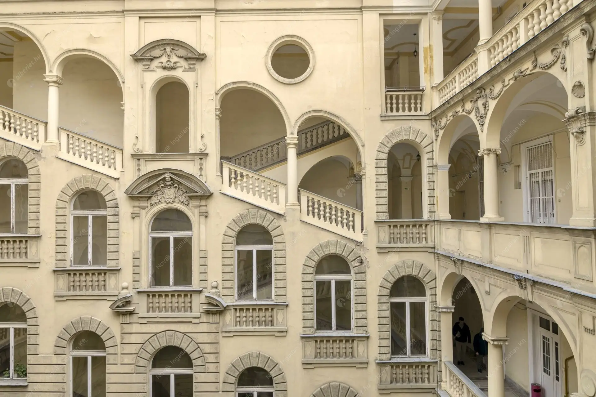 Kiadó albérlet 250000 Ft/hó áron: Budapest, V. kerület  Kossuth Lajos utca. Mérete: 35 nm, 2 szobás | Alberlet.hu - 6628392