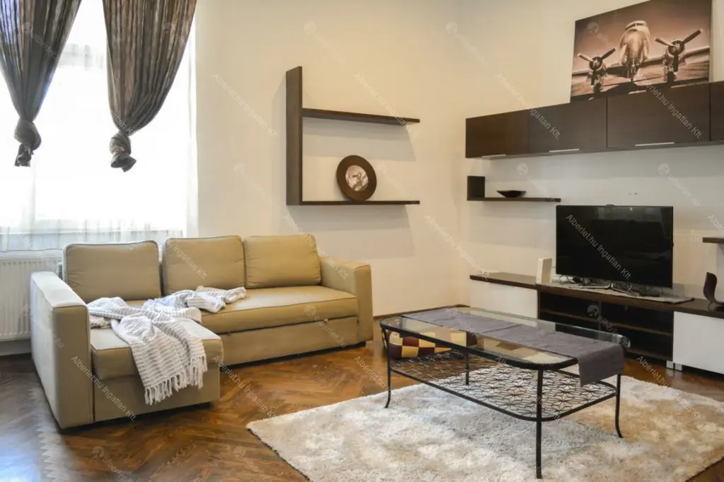 Kiadó albérlet 335000 Ft/hó áron: Budapest, V. kerület  Kossuth Lajos utca. Mérete: 60 nm, 2 szobás | Alberlet.hu - 6698906