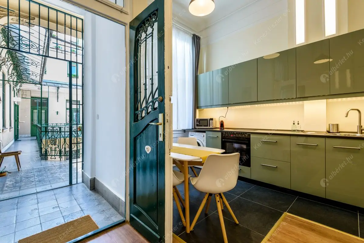 Kiadó albérlet 350000 Ft/hó áron: Budapest, V. kerület  Kossuth Lajos utca. Mérete: 68 nm, 2 szobás | Alberlet.hu - 6401571