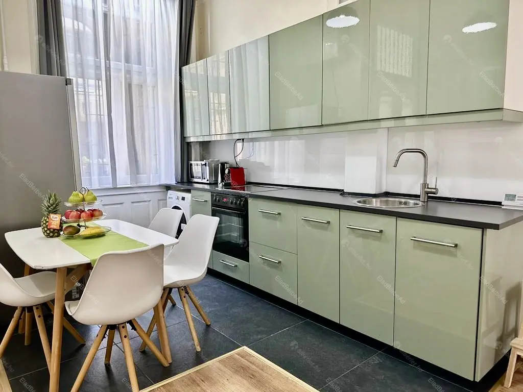 Kiadó albérlet 330000 Ft/hó áron: Budapest, V. kerület  Kossuth Lajos utca. Mérete: 68 nm, 2 szobás | Alberlet.hu - 6663433