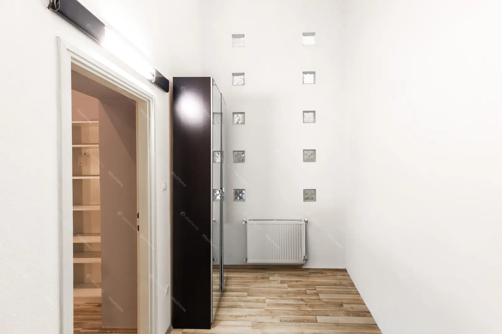 Kiadó albérlet 280000 Ft/hó áron: Budapest, V. kerület  Kossuth Lajos utca. Mérete: 69 nm, 3 szobás | Alberlet.hu - 6687802