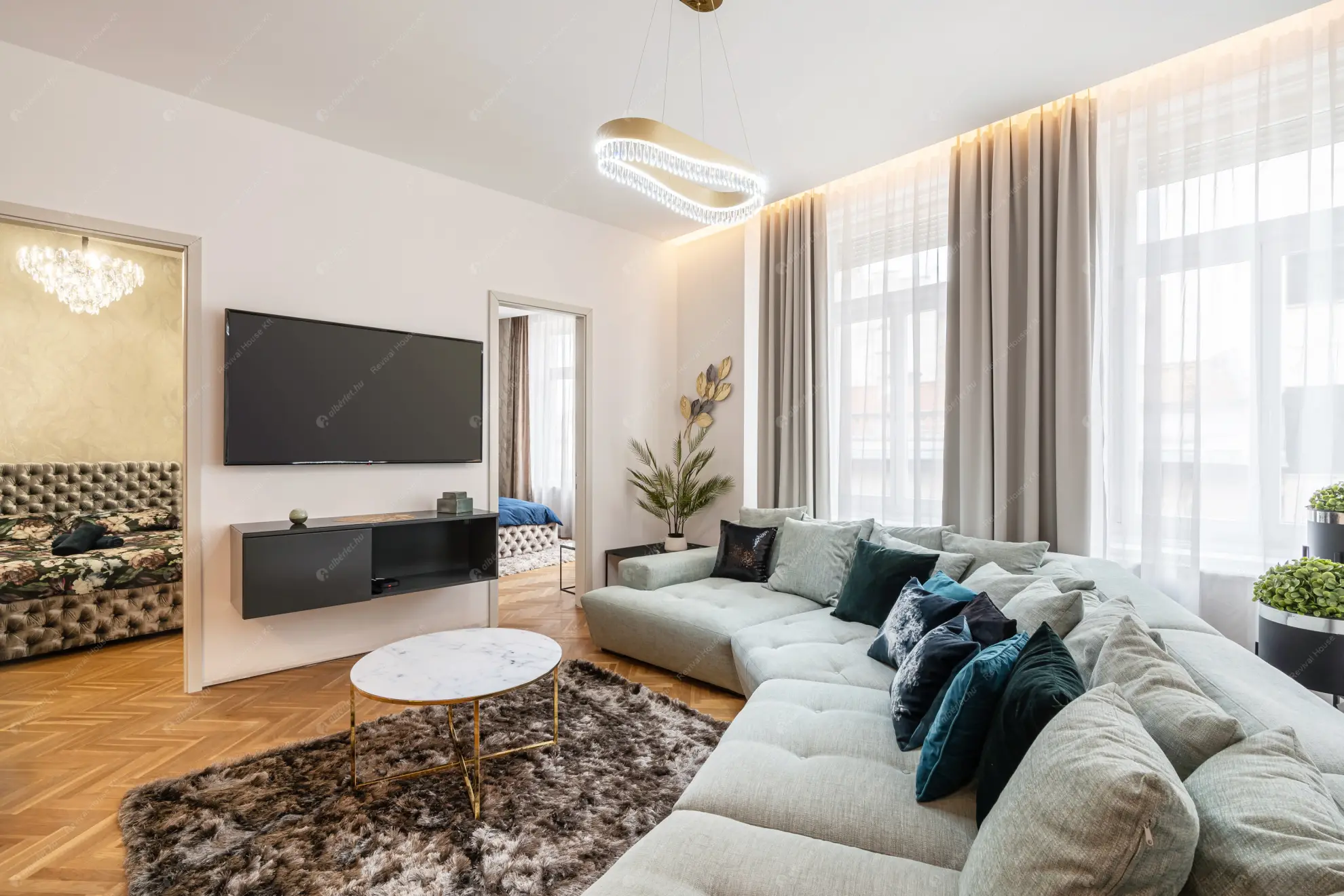 Kiadó albérlet 1290000 Ft/hó áron: Budapest, V. kerület  Kristóf tér. Mérete: 133 nm, 1 szobás | Alberlet.hu - 6586998