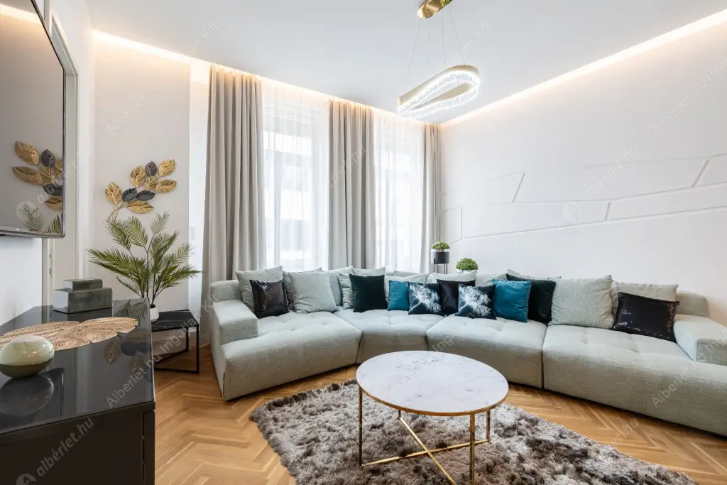 Kiadó albérlet 1290000 Ft/hó áron: Budapest, V. kerület  Kristóf tér. Mérete: 133 nm, 5 szobás | Alberlet.hu - 6551830