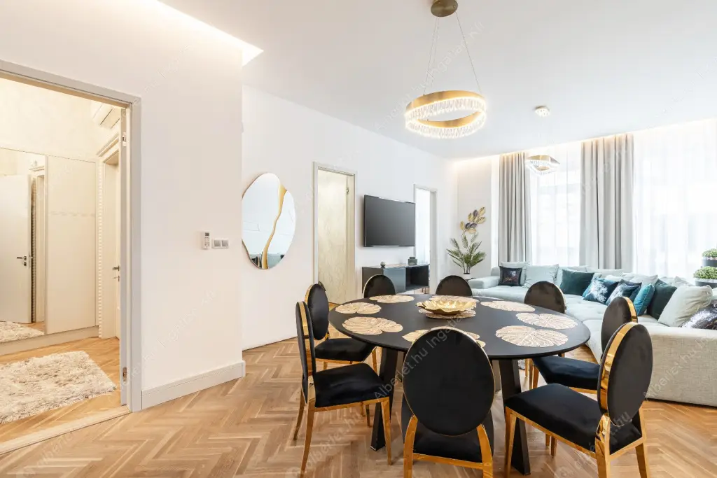 Kiadó albérlet 1290000 Ft/hó áron: Budapest, V. kerület  Kristóf tér. Mérete: 133 nm, 5 szobás | Alberlet.hu - 6551831