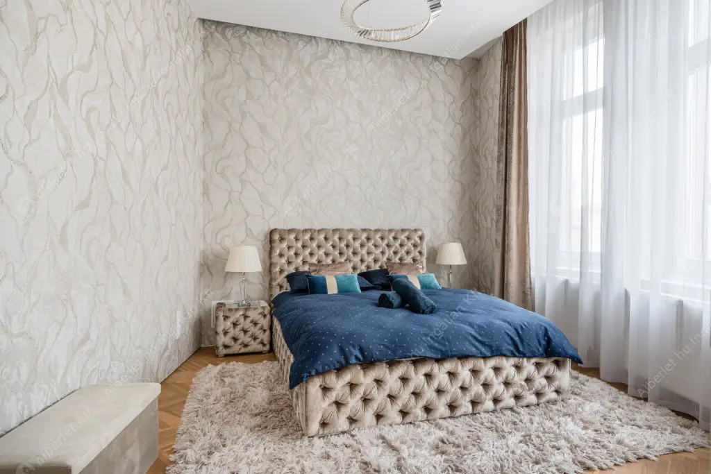 Kiadó albérlet 1290000 Ft/hó áron: Budapest, V. kerület  Kristóf tér. Mérete: 133 nm, 5 szobás | Alberlet.hu - 6551851