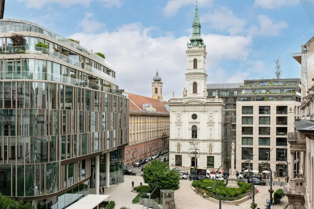 Kiadó albérlet 1290000 Ft/hó áron: Budapest, V. kerület  Kristóf tér. Mérete: 133 nm, 5 szobás | Alberlet.hu - 6551854