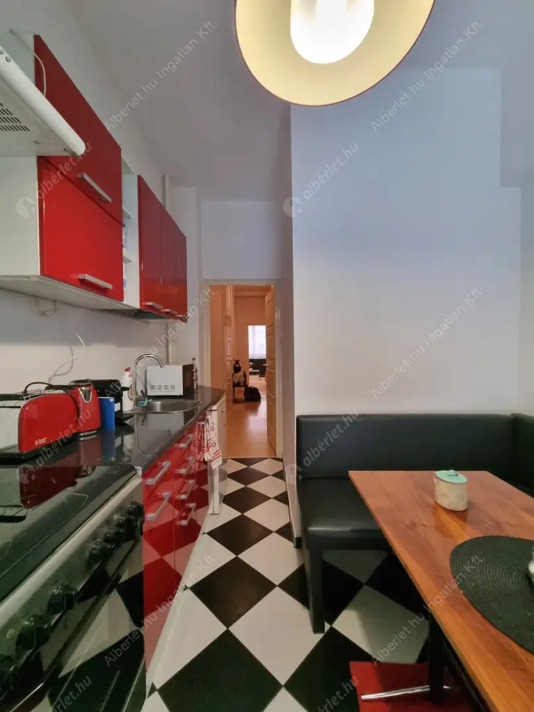 Kiadó albérlet 274000 Ft/hó áron: Budapest, V. kerület  Molnár utca. Mérete: 63 nm, 2 szobás | Alberlet.hu - 6612605
