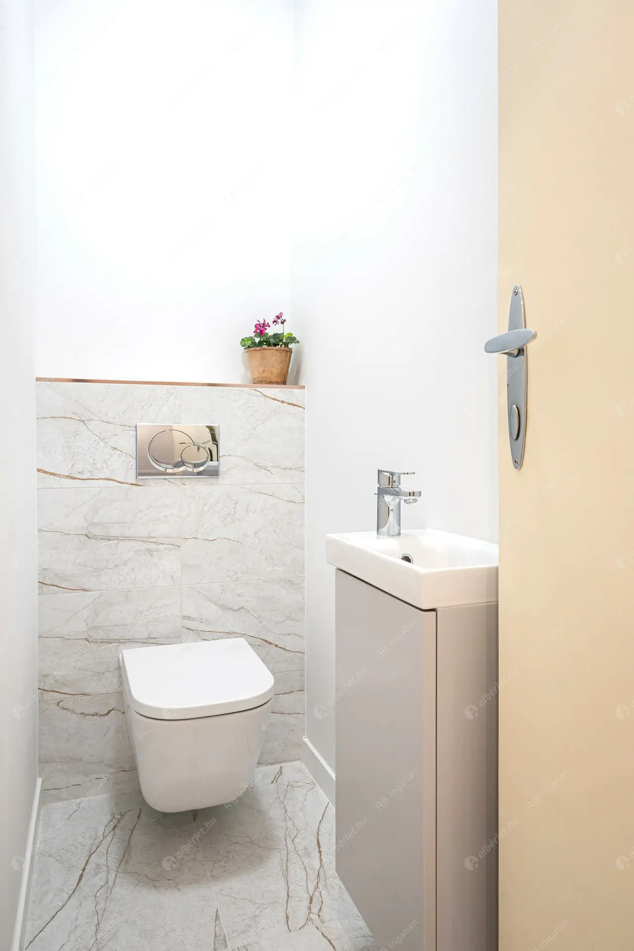 Kiadó albérlet 335000 Ft/hó áron: Budapest, V. kerület  Molnár utca. Mérete: 71 nm, 2 szobás | Alberlet.hu - 6337957