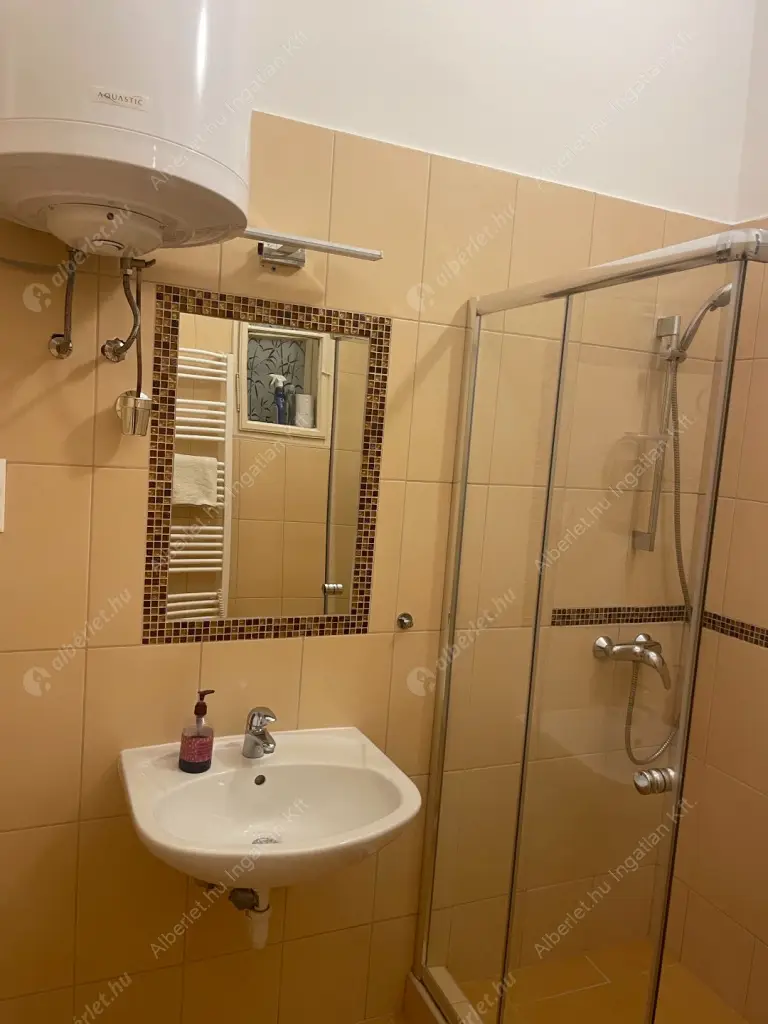 Kiadó albérlet 530000 Ft/hó áron: Budapest, V. kerület  Molnár utca. Mérete: 93 nm, 3 szobás | Alberlet.hu - 6599315