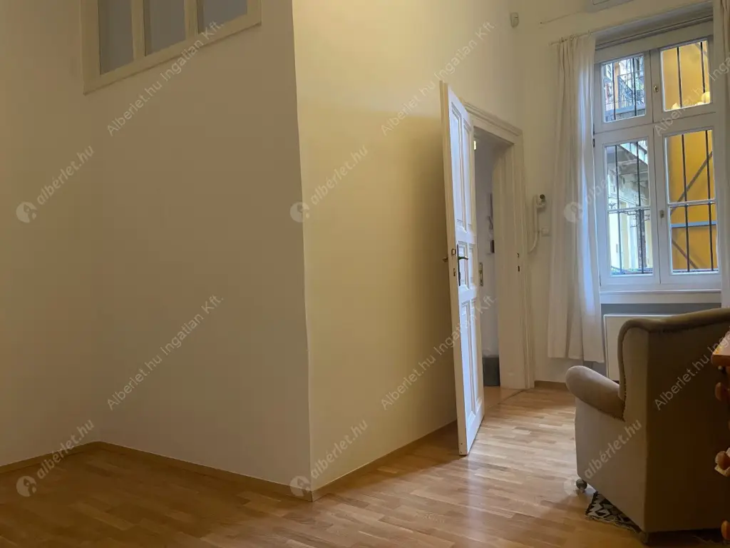 Kiadó albérlet 490000 Ft/hó áron: Budapest, V. kerület  Molnár utca. Mérete: 93 nm, 3 szobás | Alberlet.hu - 6616316