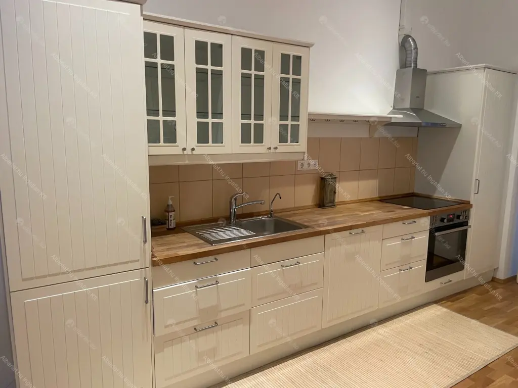 Kiadó albérlet 450000 Ft/hó áron: Budapest, V. kerület  Molnár utca. Mérete: 93 nm, 3 szobás | Alberlet.hu - 6655642