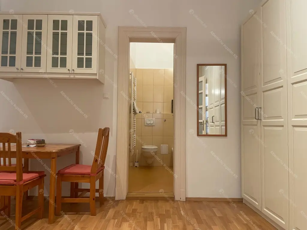 Kiadó albérlet 450000 Ft/hó áron: Budapest, V. kerület  Molnár utca. Mérete: 93 nm, 3 szobás | Alberlet.hu - 6655643