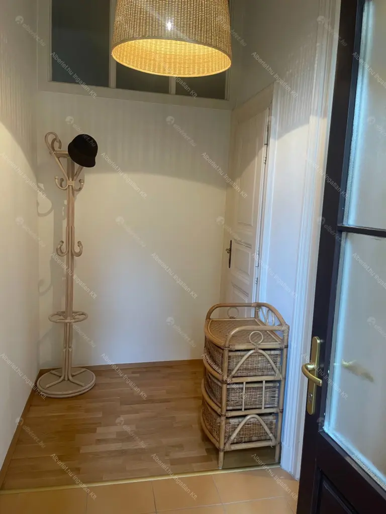 Kiadó albérlet 450000 Ft/hó áron: Budapest, V. kerület  Molnár utca. Mérete: 93 nm, 3 szobás | Alberlet.hu - 6655650