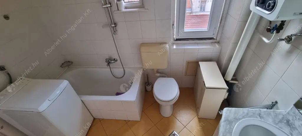 Kiadó albérlet 185000 Ft/hó áron: Budapest, V. kerület  Múzeum körút. Mérete: 33 nm, 1 szobás | Alberlet.hu - 6611875