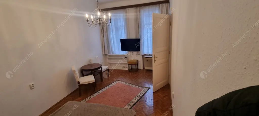 Kiadó albérlet 185000 Ft/hó áron: Budapest, V. kerület  Múzeum körút. Mérete: 33 nm, 1 szobás | Alberlet.hu - 6611877