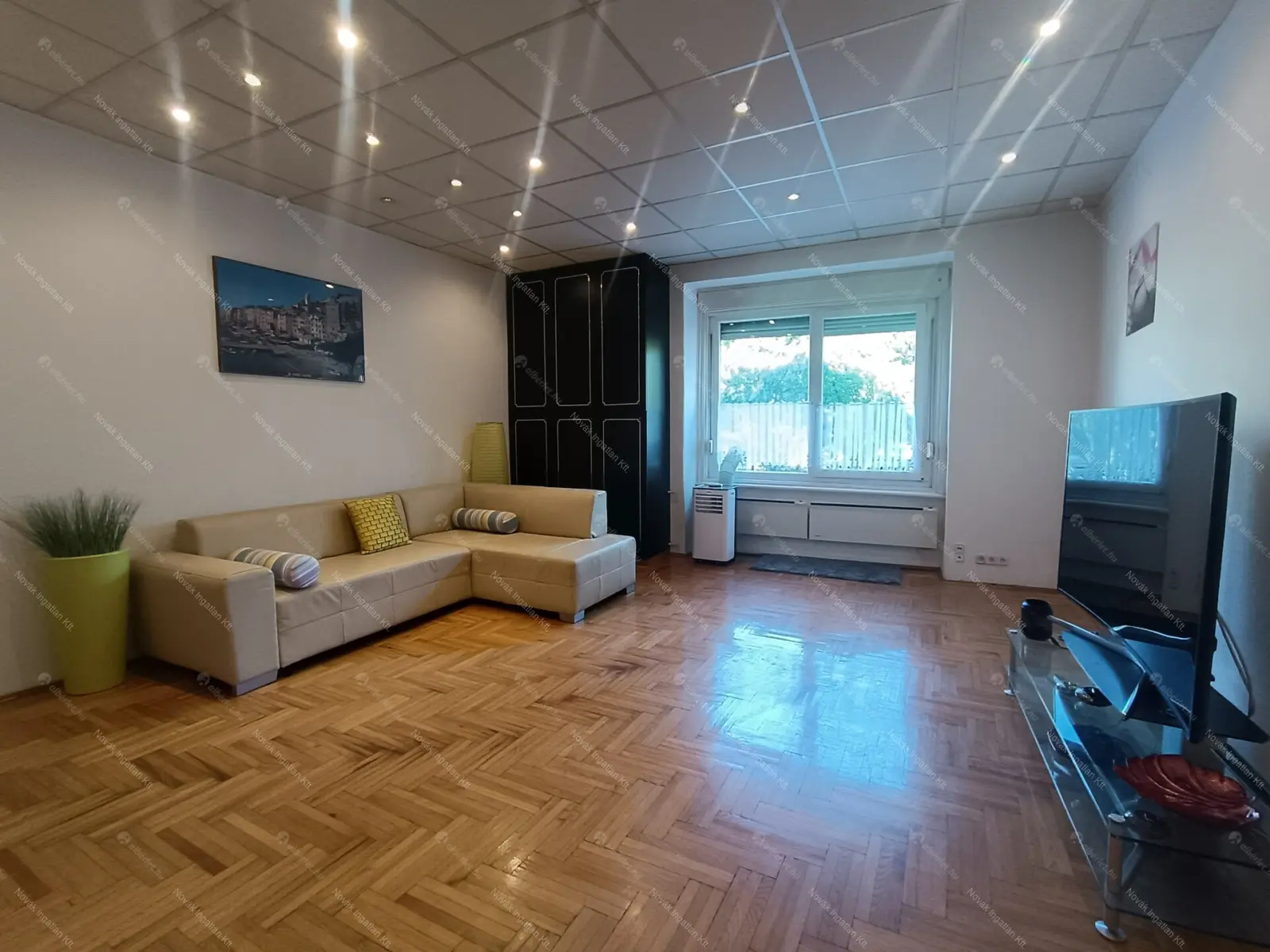 Kiadó albérlet 280000 Ft/hó áron: Budapest, V. kerület  Múzeum körút. Mérete: 55 nm, 1 szobás | Alberlet.hu - 6499393