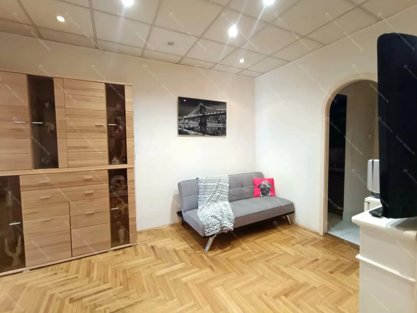 Kiadó albérlet 280000 Ft/hó áron: Budapest, V. kerület  Múzeum körút. Mérete: 55 nm, 1 szobás | Alberlet.hu - 6702474