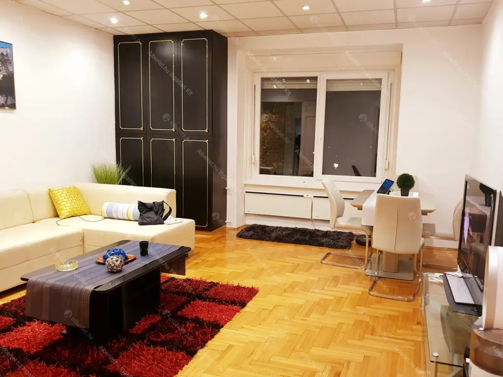 Kiadó albérlet 280000 Ft/hó áron: Budapest, V. kerület  Múzeum körút. Mérete: 55 nm, 2 szobás | Alberlet.hu - 6677050