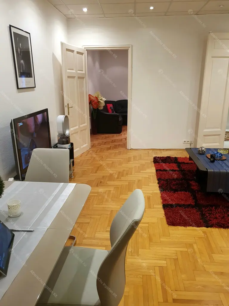 Kiadó albérlet 280000 Ft/hó áron: Budapest, V. kerület  Múzeum körút. Mérete: 55 nm, 2 szobás | Alberlet.hu - 6677053